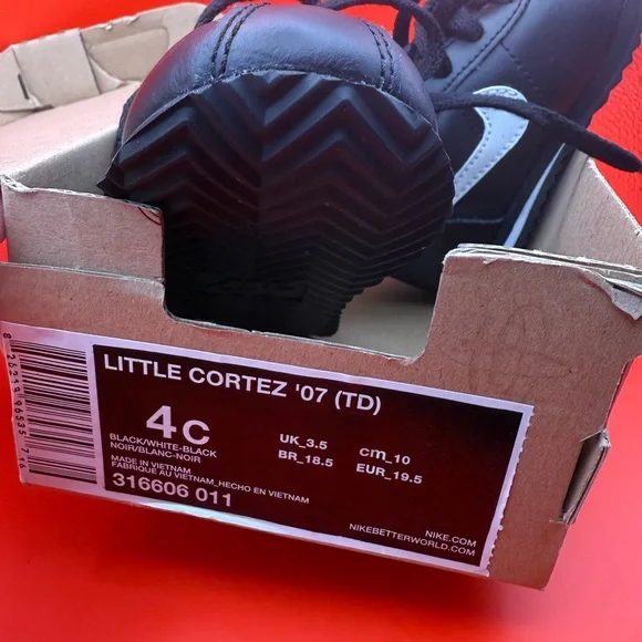 Nike Cortez Toddler Black and White Sneakers size 4C - Picture 8 of 8